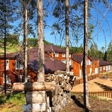 Klub Otdyha Liubogorie Hotel Lyubytino Exterior foto